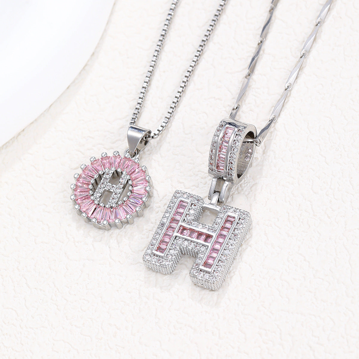 Hot-Selling Full Diamond Pink Rock Candy 26 Letter Pendant Necklace for Women Copper Inlaid Zircon Round Flower Jewelry Set 