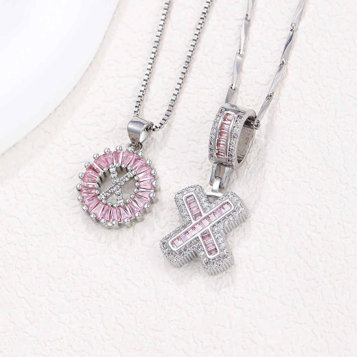 Hot-Selling Full Diamond Pink Rock Candy 26 Letter Pendant Necklace for Women Copper Inlaid Zircon Round Flower Jewelry Set 