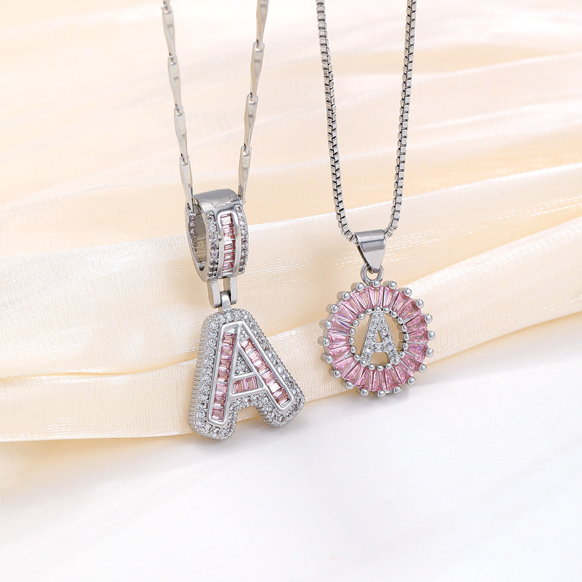 Hot-Selling Full Diamond Pink Rock Candy 26 Letter Pendant Necklace for Women Copper Inlaid Zircon Round Flower Jewelry Set 