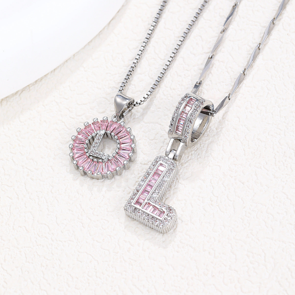 Hot-Selling Full Diamond Pink Rock Candy 26 Letter Pendant Necklace for Women Copper Inlaid Zircon Round Flower Jewelry Set 