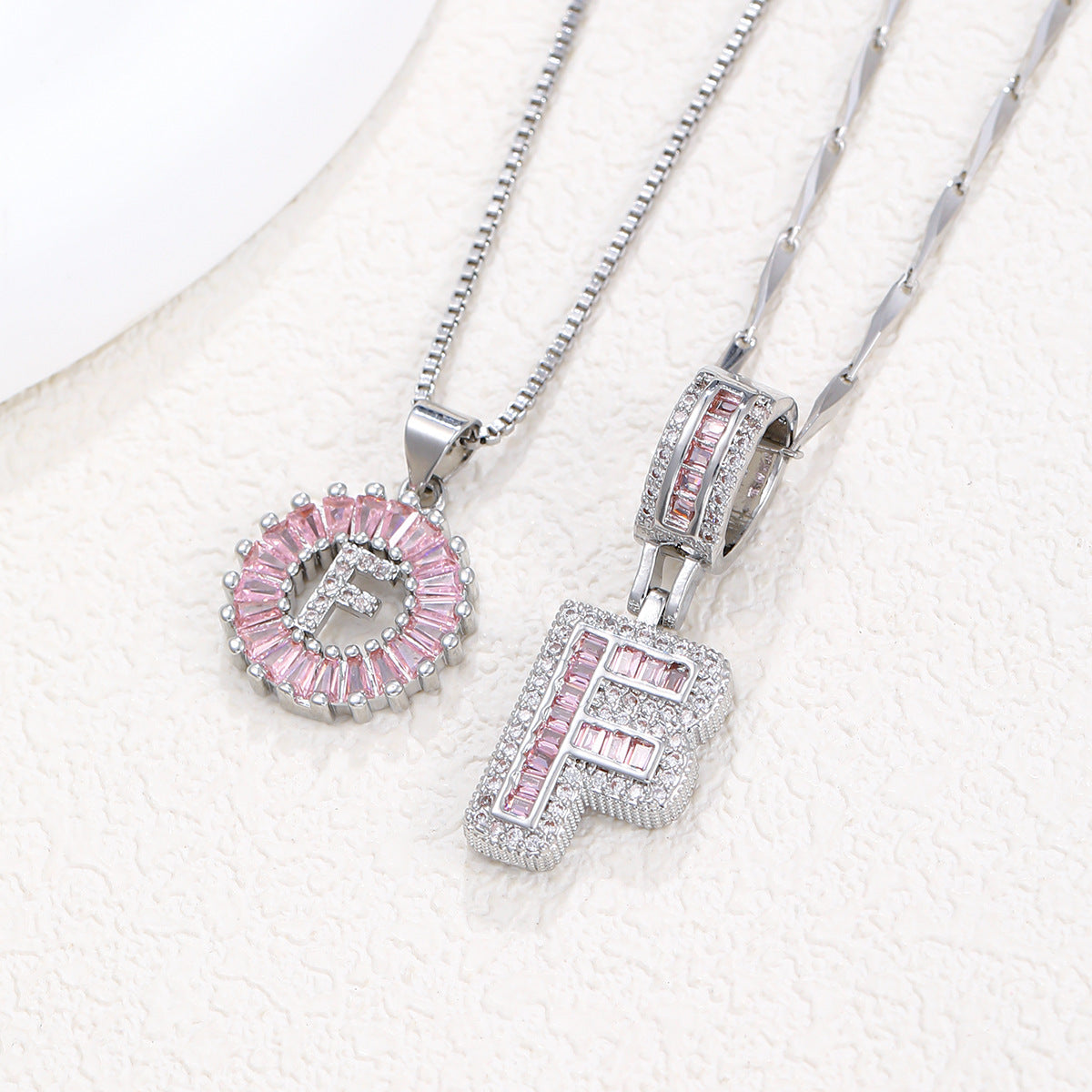 Hot-Selling Full Diamond Pink Rock Candy 26 Letter Pendant Necklace for Women Copper Inlaid Zircon Round Flower Jewelry Set 