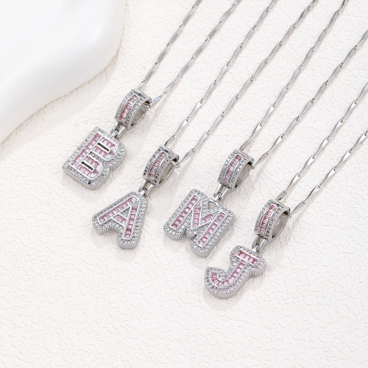 Hot-Selling Full Diamond Pink Rock Candy 26 Letter Pendant Necklace for Women Copper Inlaid Zircon Round Flower Jewelry Set 